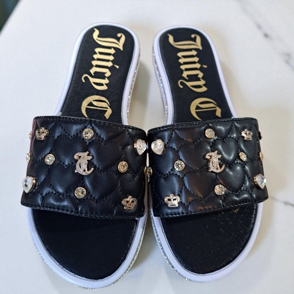 Juicy Couture Black & Gold Sz 8M Women’s Yafari Slides NWT See Description
